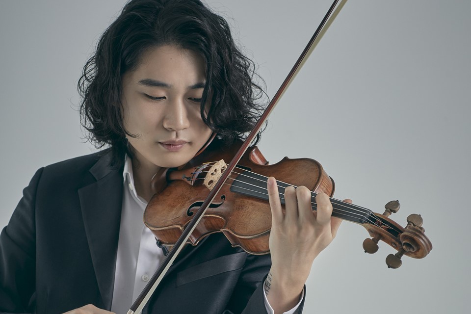 Violinist Inmo Yang signs to Intermusica | Classical Music