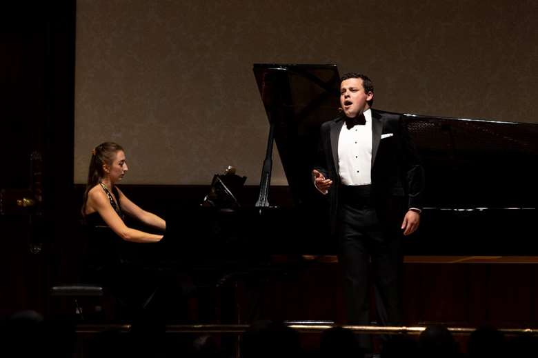 Dafydd Jones and Francesca Lauri performing at Wigmore Hall in ROSL's 2024 Gold Medal final © Frances Marshall Photography