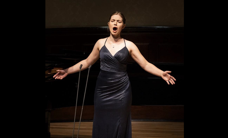 Austrian mezzo-soprano Anja Mittermüller takes home the £10,000 top prize © Ben Ealovega