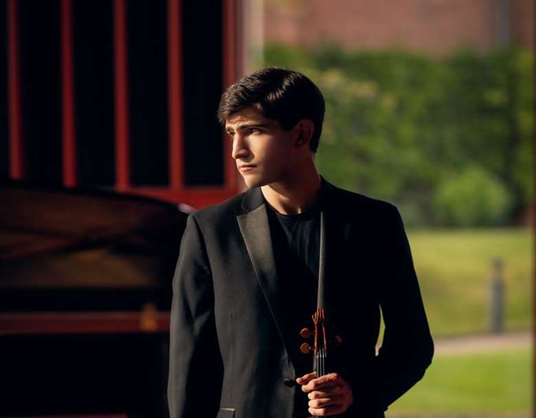 Anglo-Portuguese violinist Cristian de Sá (pictured above) and Japanese pianist Keigo Mukawa were brought together by cellist Renaud Capuçon (Image courtesy of Salle Cortot)