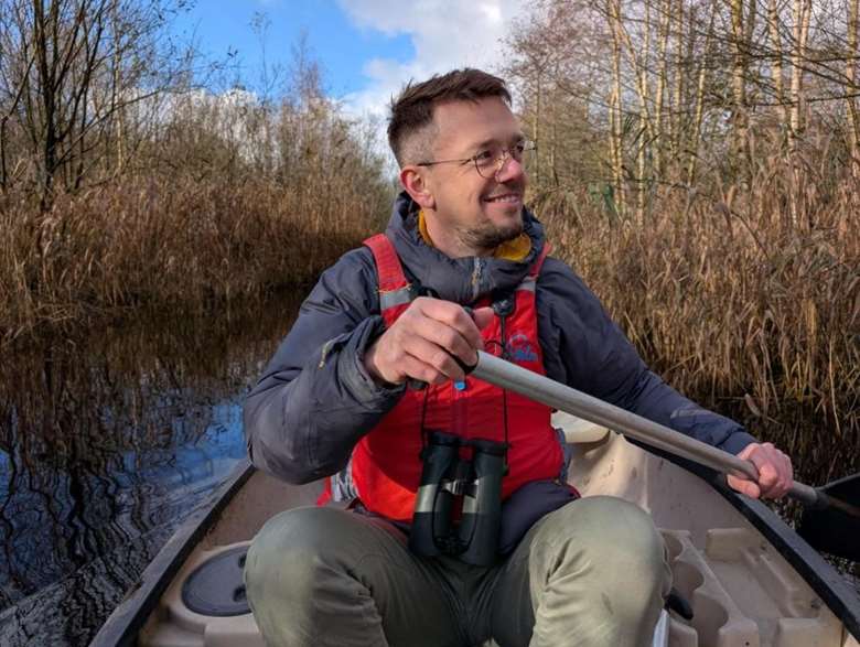 McKinney is equally at home broadcasting from a Lancashinre wetland centre as he is from the BBC's new state-of-the-art facilities in Salford © BBC Radio 3