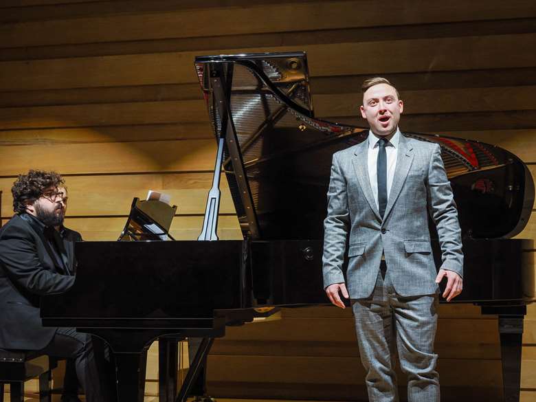 Welsh countertenor Kieron-Connor Valentine and accompanist André Bertoncini, both prizewinners at Bampton Classical Opera's 2023 competition © Sisi Burn